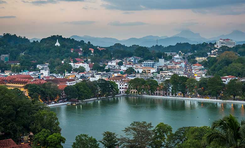 kandy-city-lake-sri-lanka