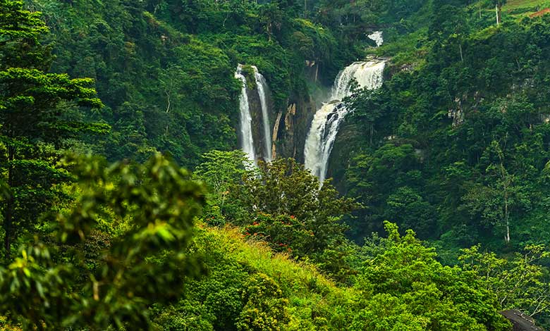 majestic-waterfall-ramboda-symbol-sri-lanka